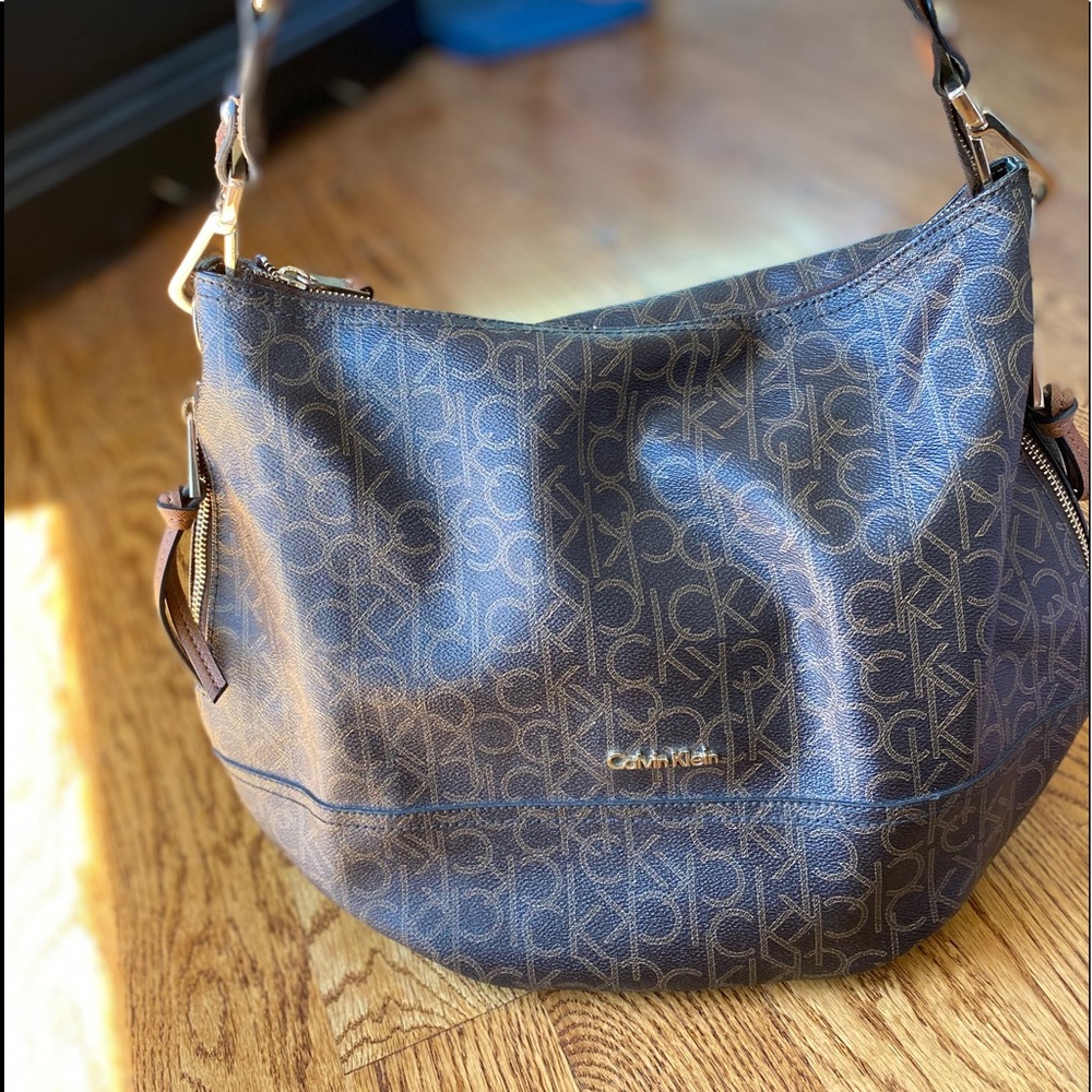 Calvin Klein Hayden Large Signature Tote